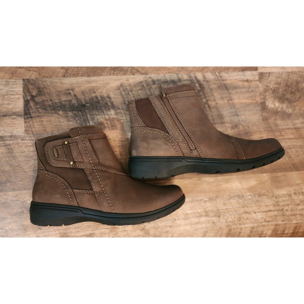 Clarks Women's Brown Leather Ankle Bootie Zip Comfort Casual Rubber Sole‎
